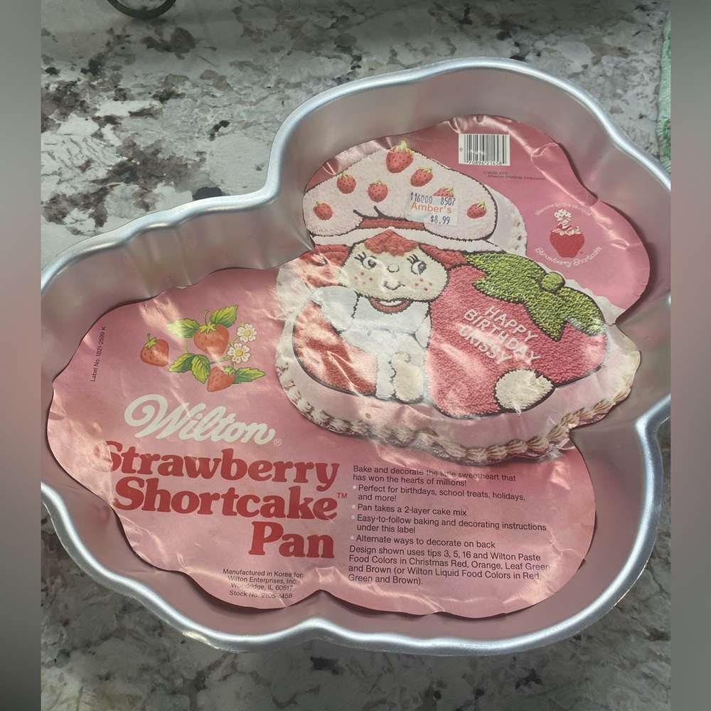 Wilton Vintage Strawberry Shortcake Cake Pan